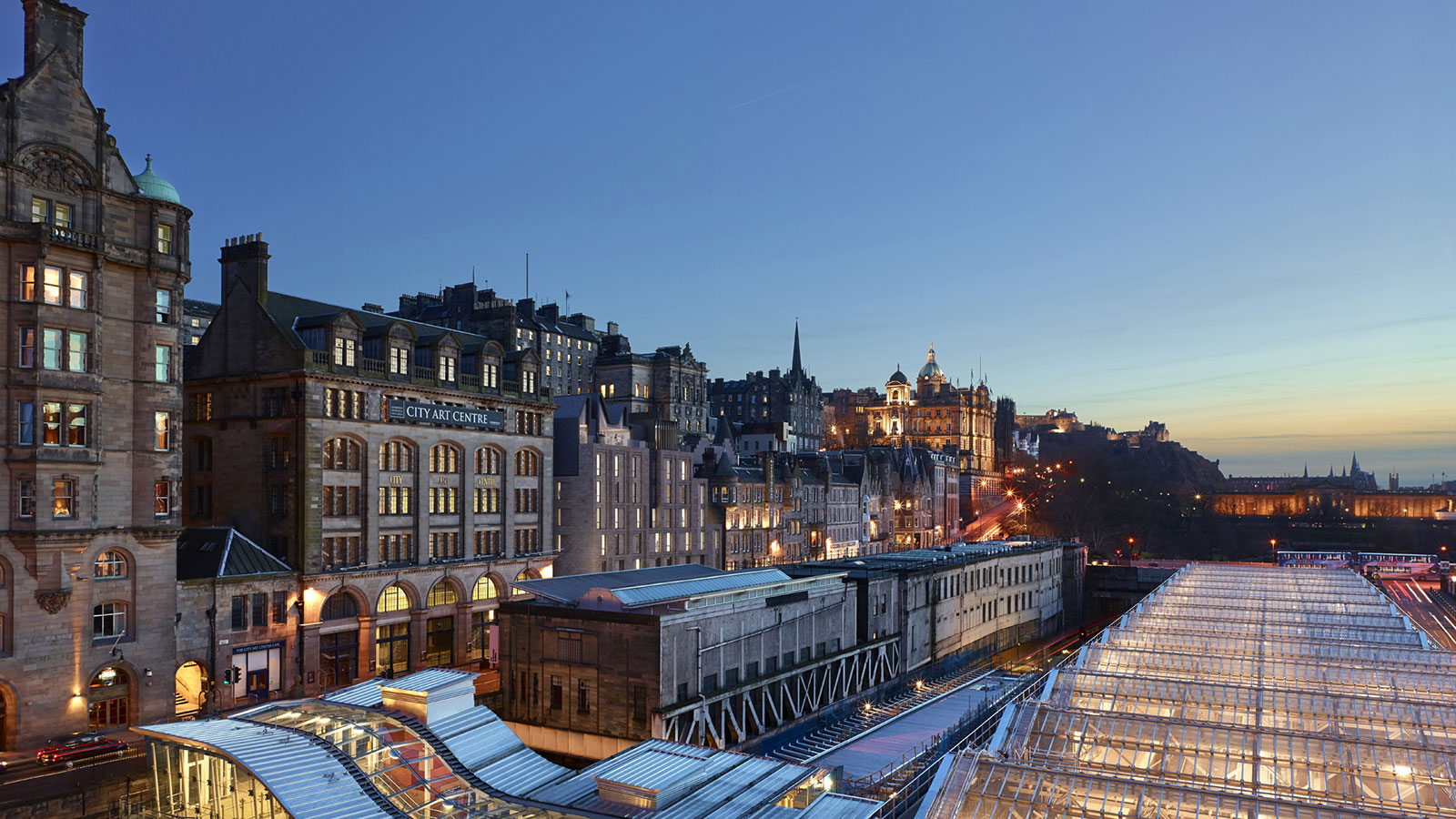 The view from the North Bridge in Edinburgh at dusk