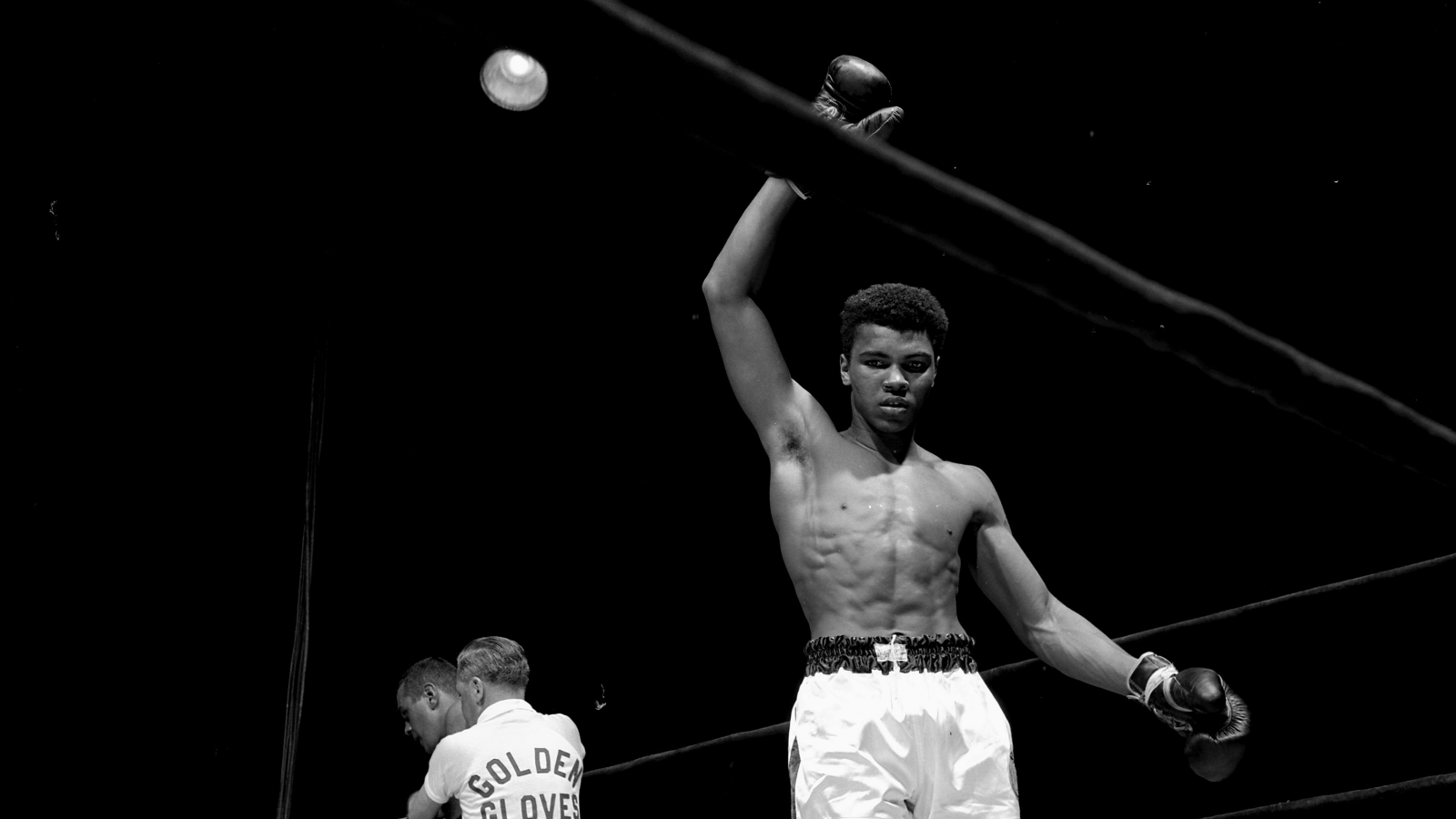 Cassius Cały at boxing arena