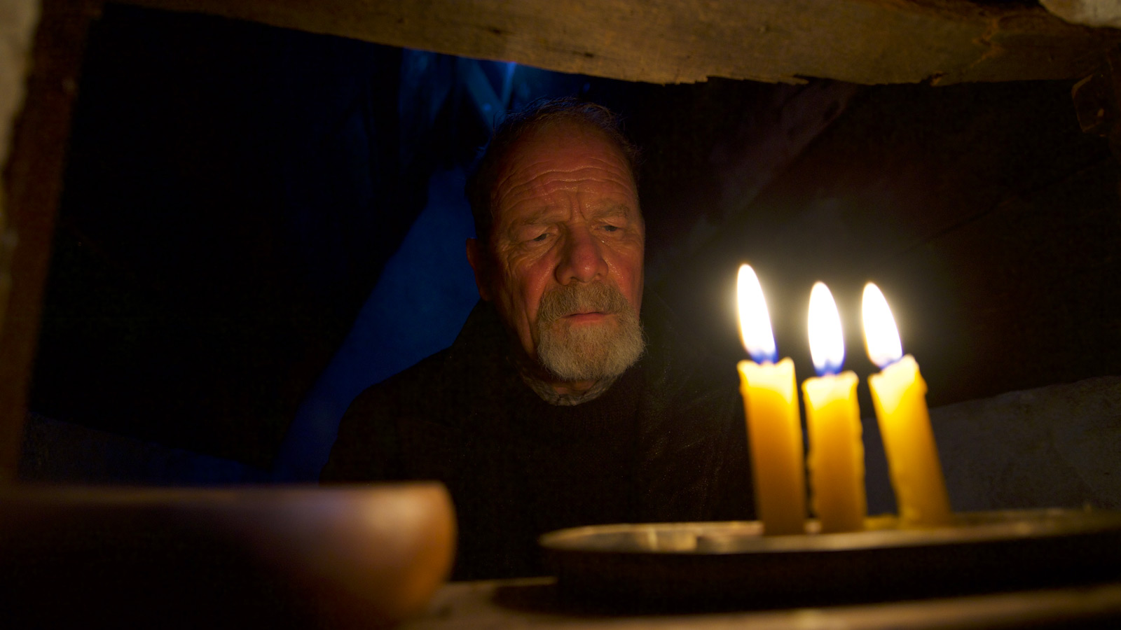 Keepers - Peter Mullan candles - photo Graham Hunter