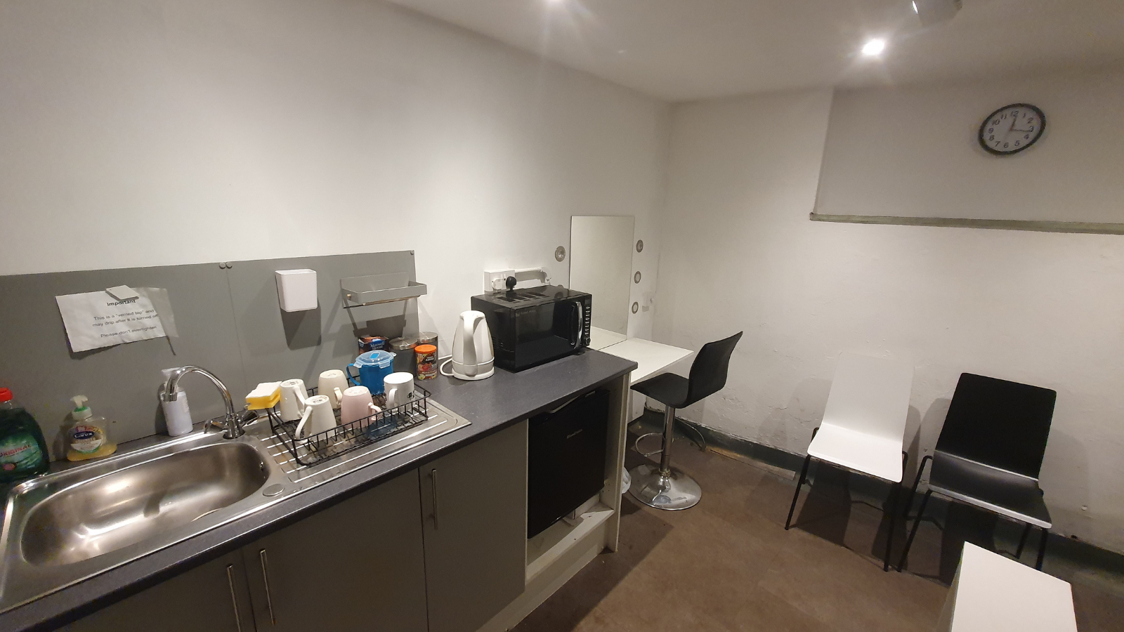 Internal Govan Shed greenroom with kitchen facilities